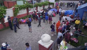 अविरल वर्षापछि कीर्तिपुरको सुकुम्बासी होल्डिङ सेन्टर डुबानमा, ५४ जनाको उद्धार गरी स्मृति भवनमा सारियो